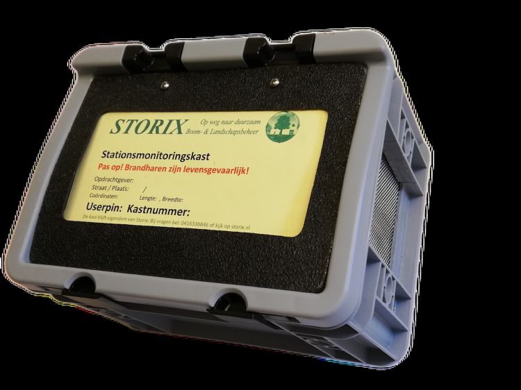 Storix-monitoringskast. In deze kastjes worden nesten gemonitord uit gebieden waar een vlinderfilterkast hangt. Zo kan per gebied worden gemonitord hoe het parasiteringspercentage zich ontwikkelt en hoe de biotoop eventueel aangepast zou moeten worden. In Storix-monitoringskast. In deze kastjes worden nesten gemonitord uit gebieden waar een vlinderfilterkast hangt. Zo kan per gebied worden gemonitord hoe het parasiteringspercentage zich ontwikkelt en hoe de biotoop eventueel aangepast zou moeten worden. In