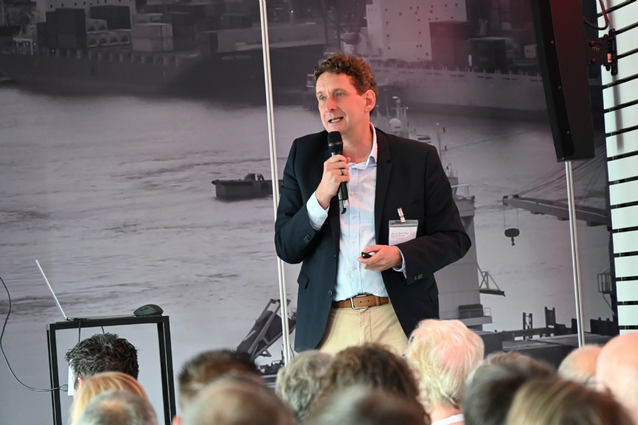 Dagvoorzitter Cecil Konijnendijk