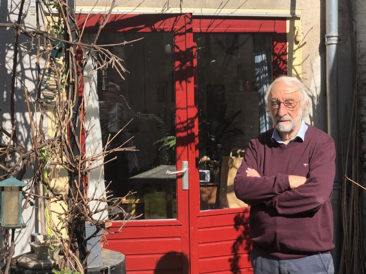 Het interview met Bert Maes staat op nummer 1.