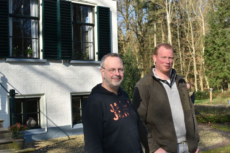 Jacob Kruijer (l.) en Martijn Jansen bij Huize Westerbeek, waar de Maatschappij van Weldadigheid kantoor houdt